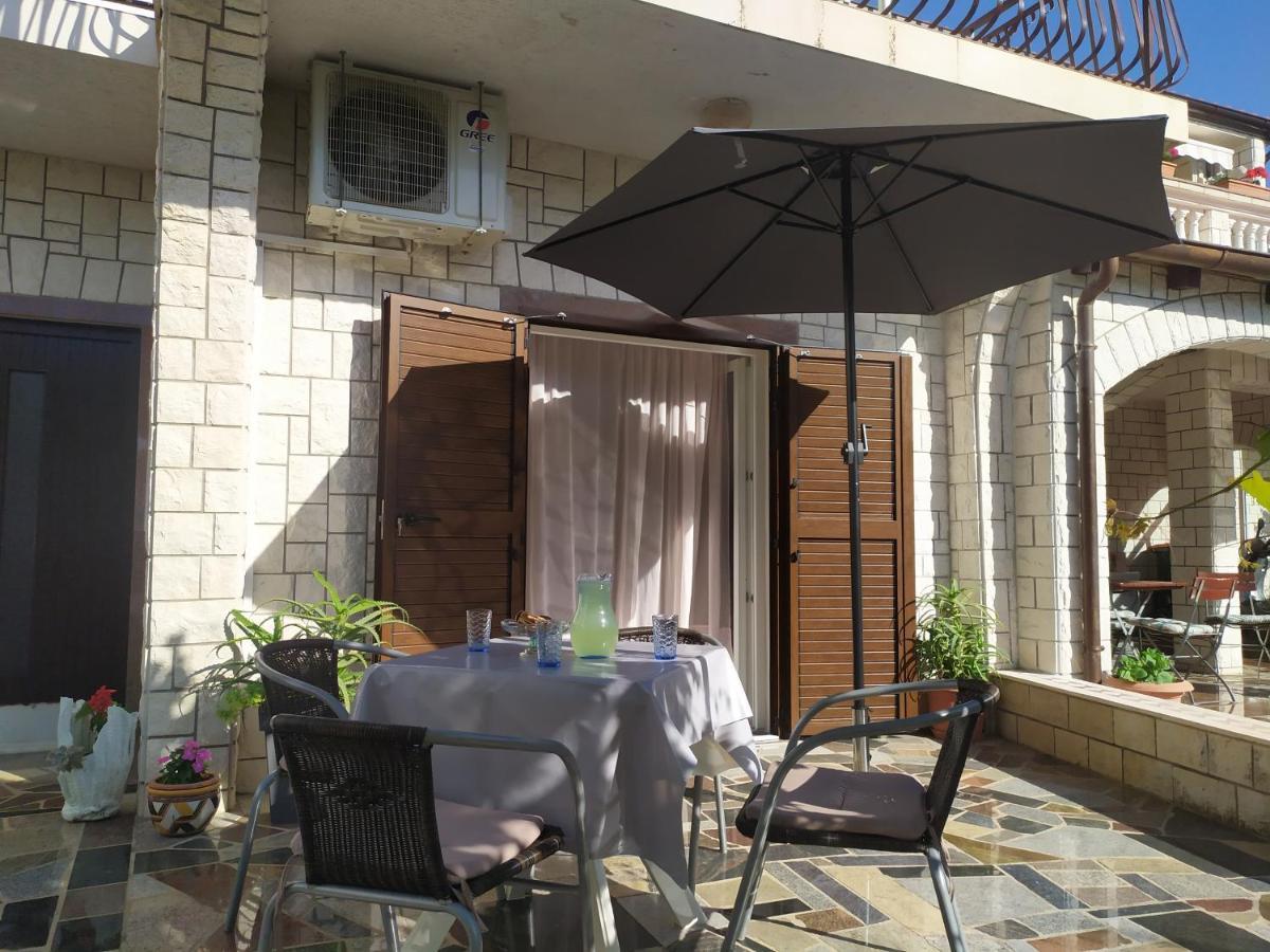 Apartments Samodol Vodice Exterior photo